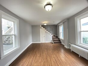 Building Photo - 121 Wright St