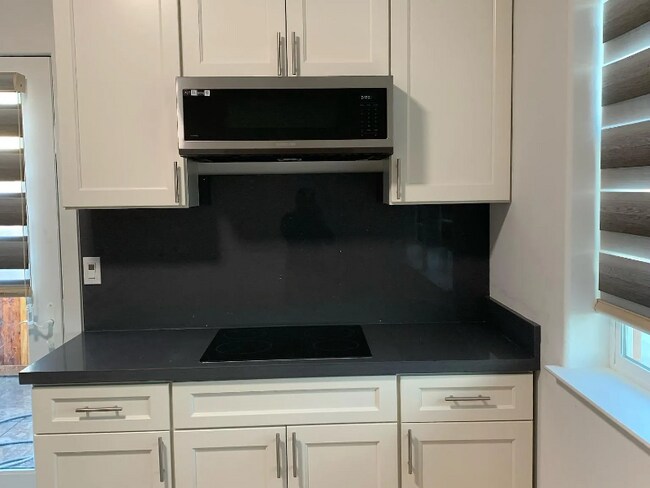 Foto del edificio - 2817 Penrose Ln