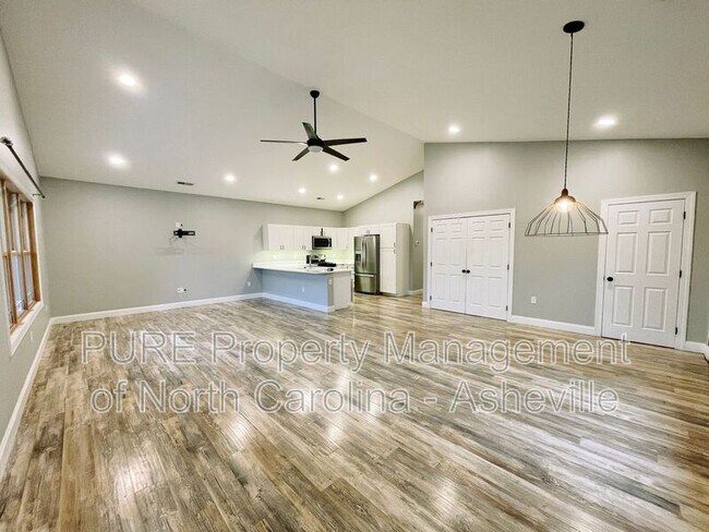 Foto del edificio - 125 Ashwood Rd