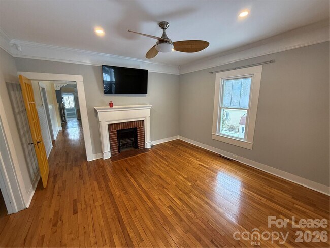 Foto del edificio - 318 N Academy St