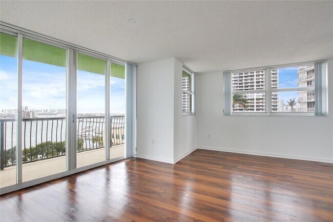 Building Photo - 1756 N Bayshore Dr