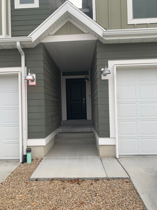 Entrada frontal - 14937 S Messi St