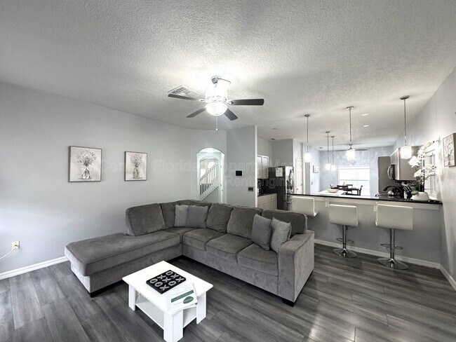 Building Photo - 736 Kildrummy Dr