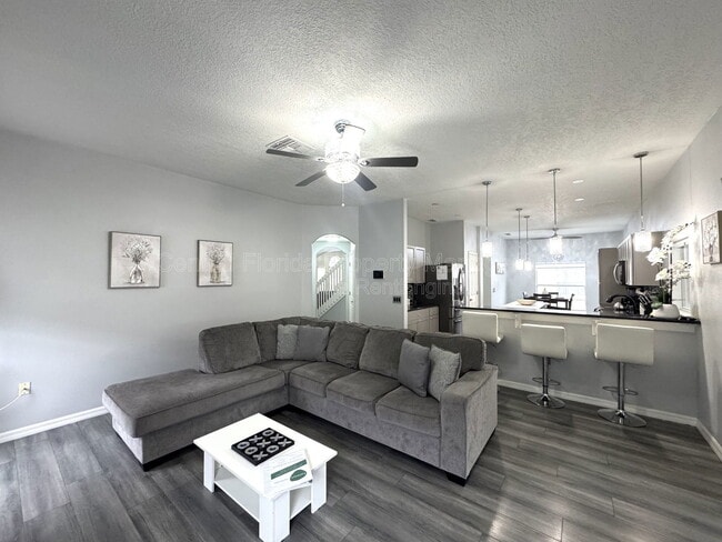 Foto del edificio - 736 Kildrummy Dr