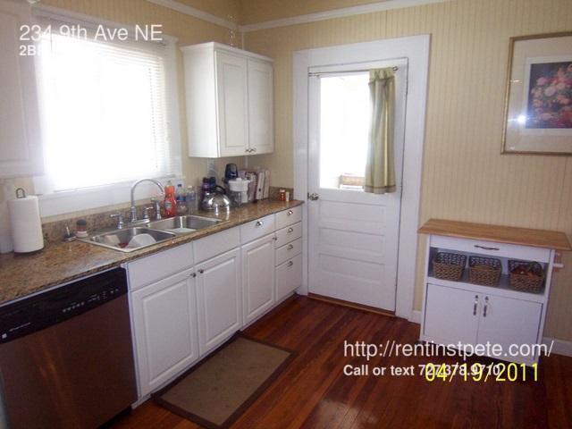 Building Photo - 234 9th Ave N
