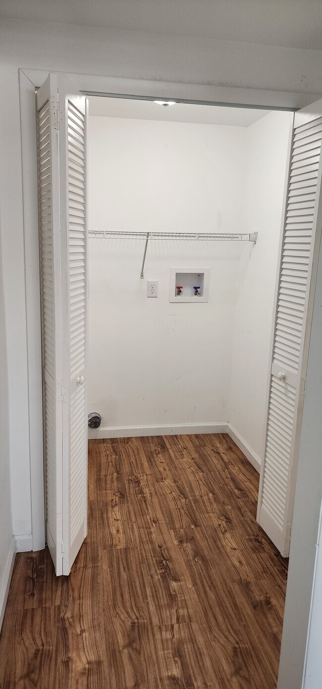 Foto del edificio - 1648 Guava Ave