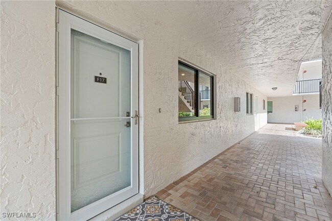 Building Photo - 788 Park Shore Dr