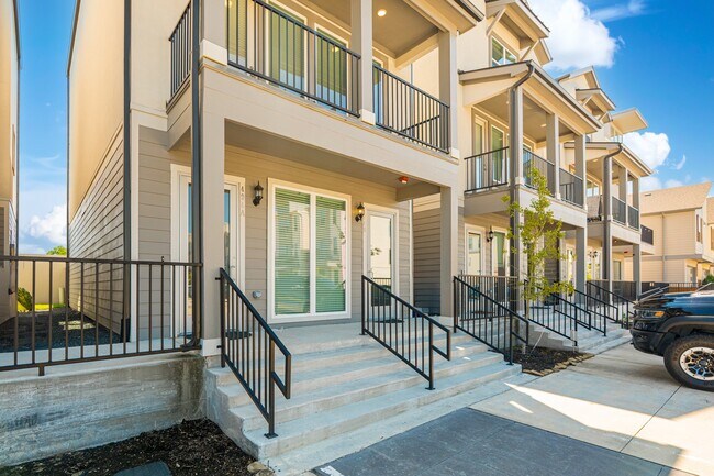 Foto del edificio - 494 S Centro Cir