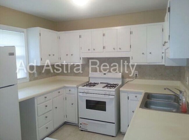 Foto del edificio - Cozy 3 Bed 1 Bath Home in Raytown-Coming SOON!