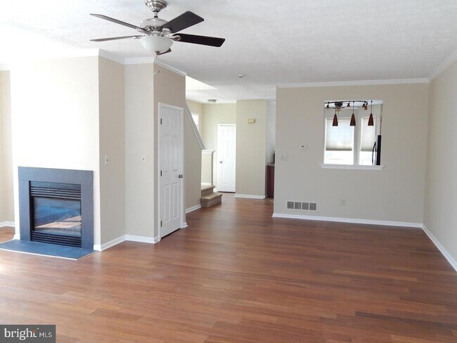 Foto del edificio - 862 N Waterford Ln