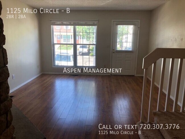 Building Photo - Wonderful 2BR townhouse w/ FP, patio, rese...