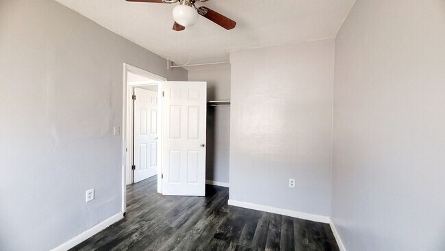 Foto del edificio - Charles Street Apartments 9
