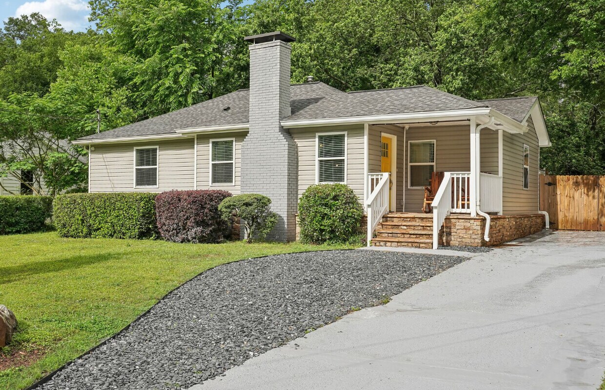 Primary Photo - 1605 Wellswood Dr SE