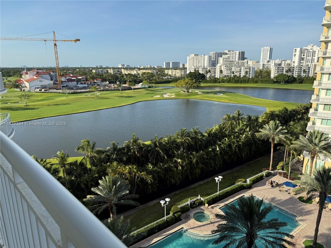 Foto principal - 1745 E Hallandale Beach Blvd