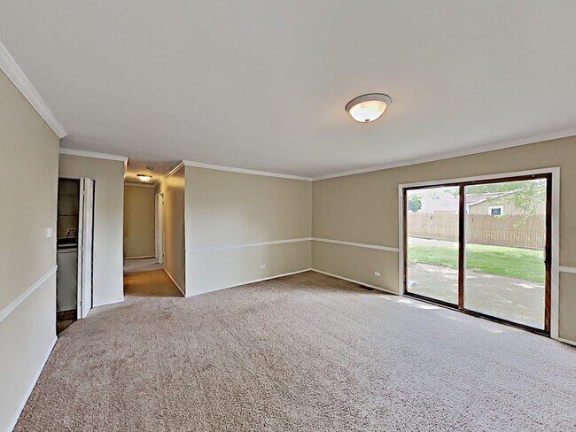Building Photo - 1369 Westchester Dr