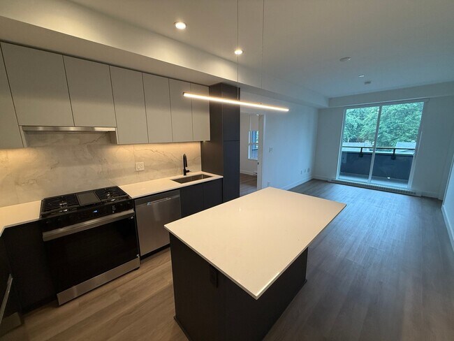 Photo du bâtiment - Bright 2 Bedroom Condo in Delta