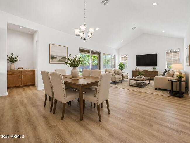 Foto del edificio - 20523 W Rosewood Ln