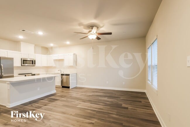 Building Photo - 345 N Centro Cir