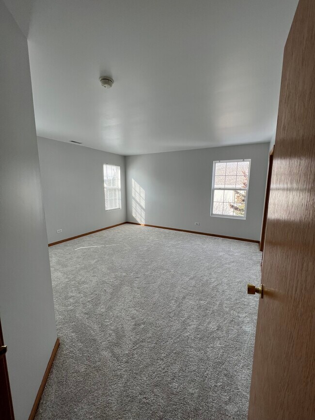 Foto del edificio - 1470 Millbrook Dr