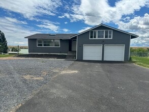 Building Photo - 4567 Rd 6.5 NE