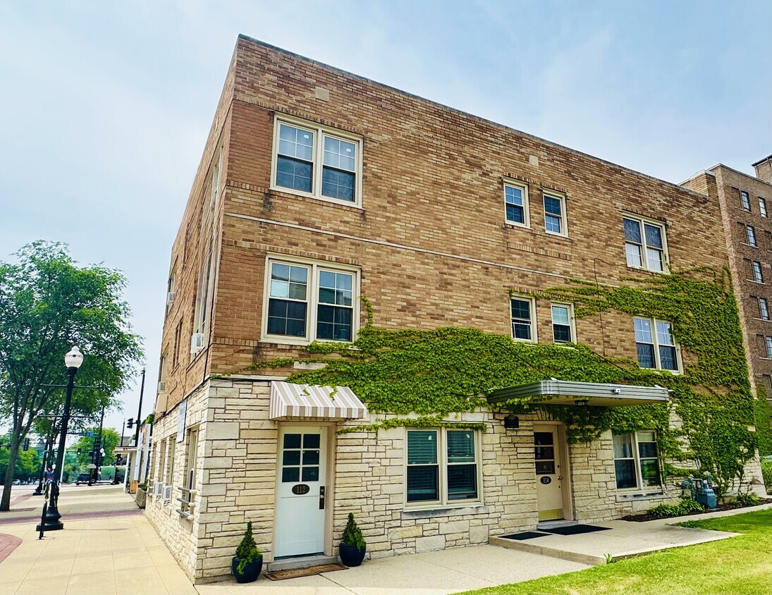 Foto principal - 114 N Spring St