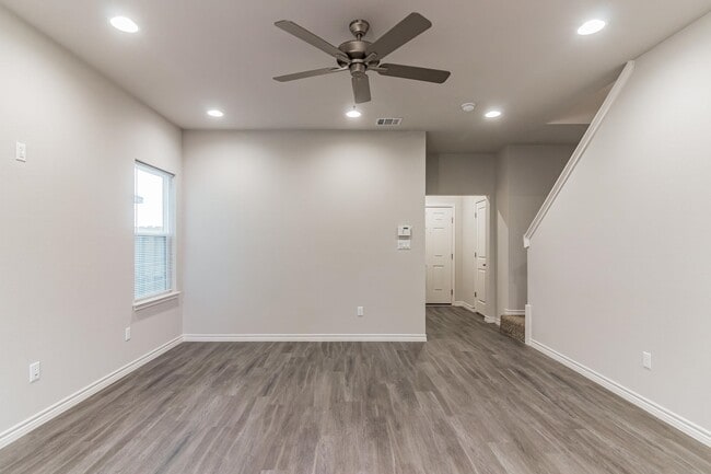 Foto del edificio - 106 Peruna Dr