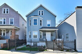 Building Photo - 8602 S Muskegon Ave