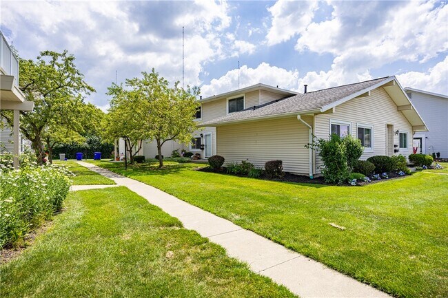Foto del edificio - 678 Eastbrooke Ln