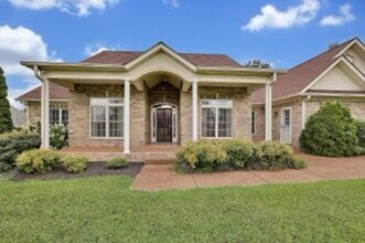 Building Photo - 614 Greene Dr