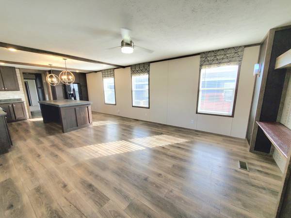 Building Photo - 338 Saddle Dr