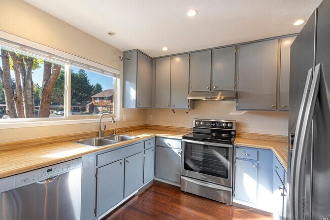 Foto del edificio - 1414 Parkway Dr