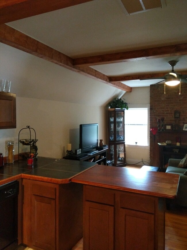 Building Photo - 5518 Stanton Ave