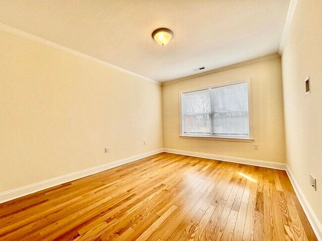Foto del edificio - 124 Thornton Rd