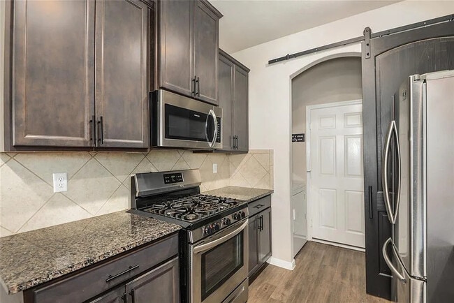 Building Photo - 6404 Macroom Meadows Ln