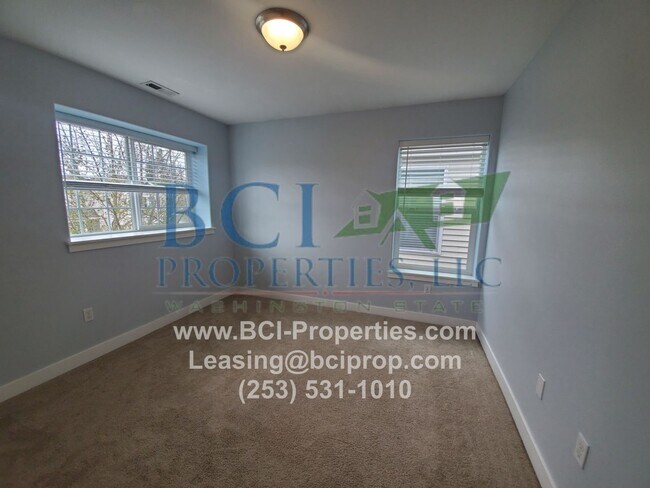 Building Photo - Available Now! 3 bedroom 2 bath Home in Sp...