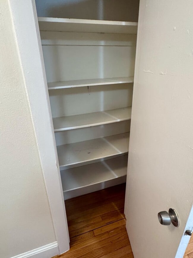 Foto del edificio - SUNNY BROOKLINE 2 BED/2 BATH IN WASHINGTON SQUARE - DISHWASHER, HT HW INCL.