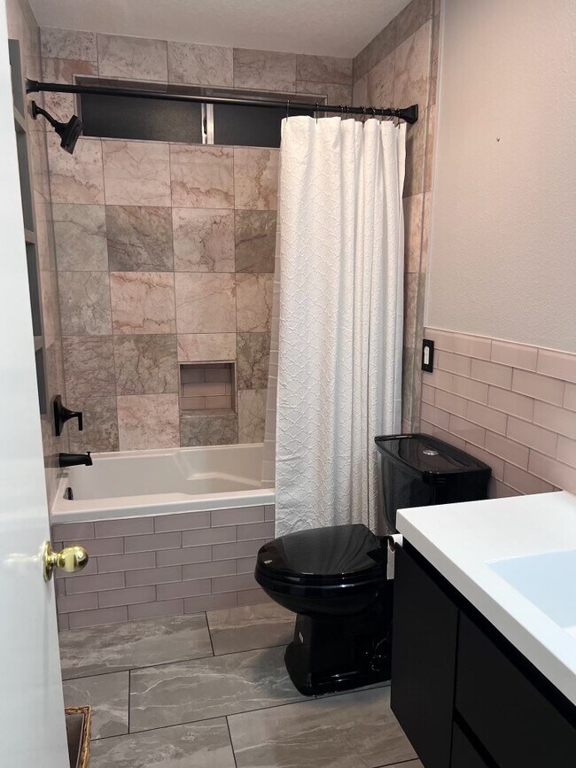 Foto del edificio - 2806 Dove Tree Dr