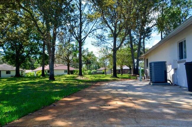Building Photo - 6 Westlamar Pl