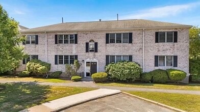 Building Photo - 30 Lake Shore Ct