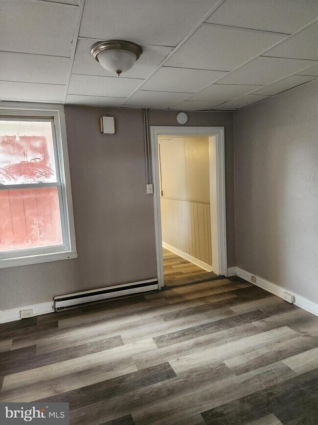 142 N Locust St, Hagerstown, MD 21740 Townhome Rentals in Hagerstown