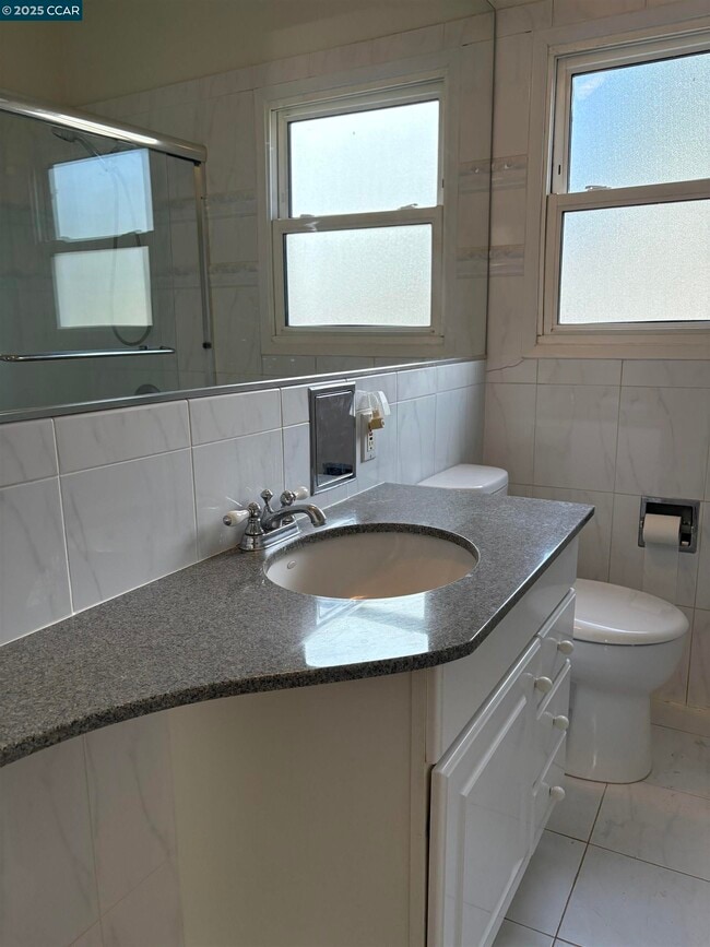 Foto del edificio - 1140 Arreba St