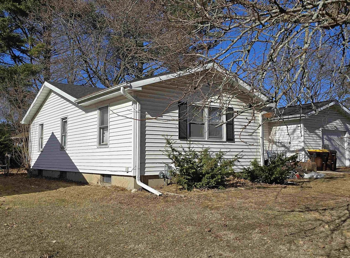 Foto del edificio - Charming 3 Bedroom Ranch Home in Freeport Coming Soon!