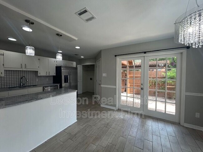 Foto del edificio - 3434 Stonebrook Pl