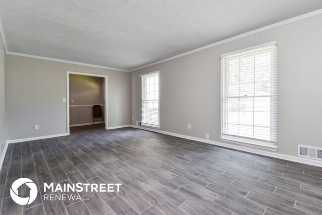 Building Photo - 627 Rockborough Dr