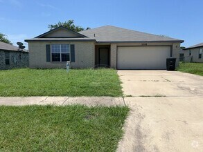 Building Photo - 3308 Lakecrest Dr