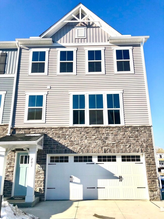 Building Photo - 201 Via Veneto