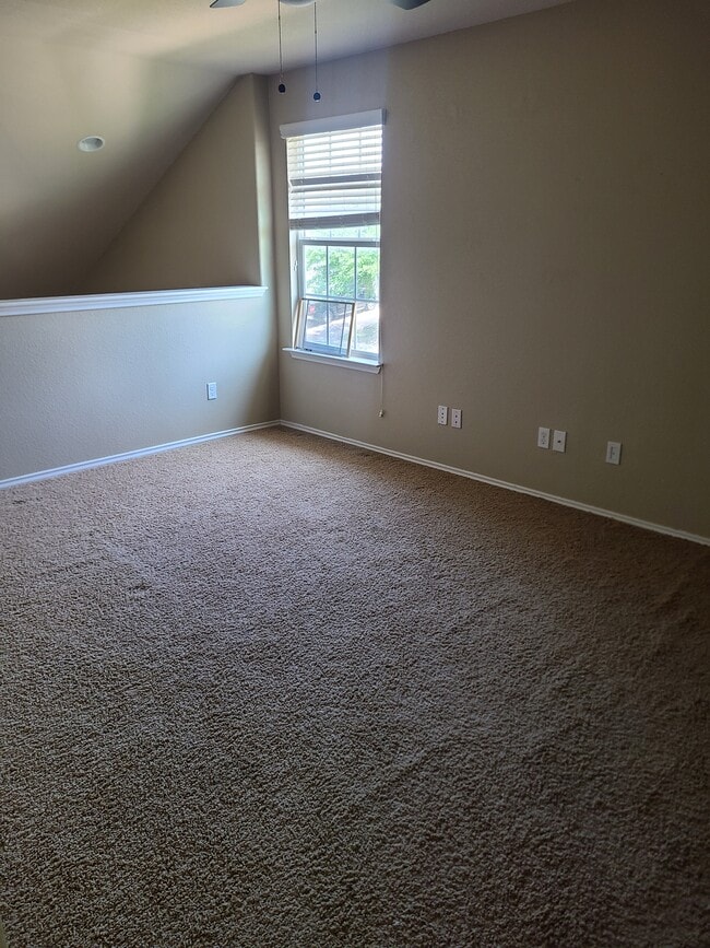 Building Photo - 5615 Birmingham Cir