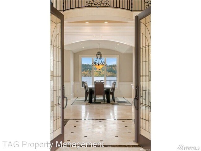 Foto del edificio - 5 br, 4.5 bath House - 4872 194th Ave SE