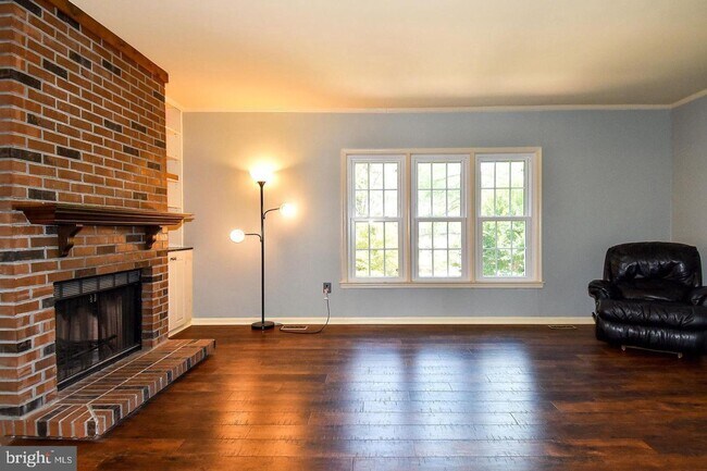 Building Photo - 10451 Malone Ct
