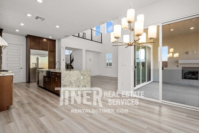 Building Photo - Stunning El Dorado 4 Bedroom Home in Gated...